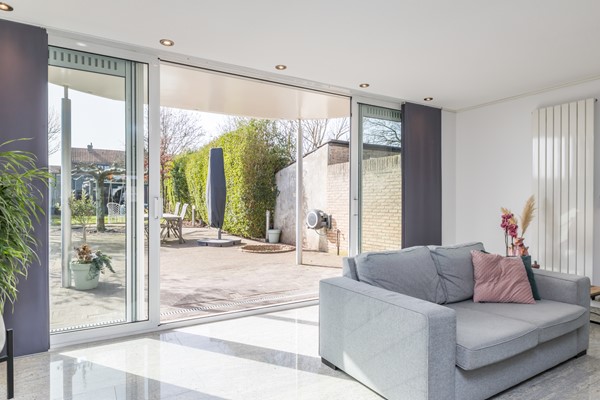 Foto - Verkocht onder voorbehoud: Verrassend ruime en instapklare gezinswoning met diepe zonnige tuin in Hoensbroek
